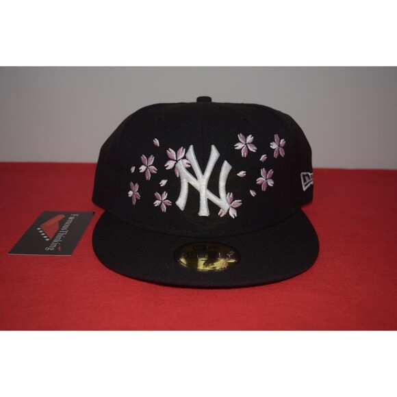 New York Yankees Sakura 59Fifty Fitted Cap by MLB x New Era  MLB New Era New York Yankees Japan Sakura Cherry Blossom VINTAGE Hat ULTRA RARE